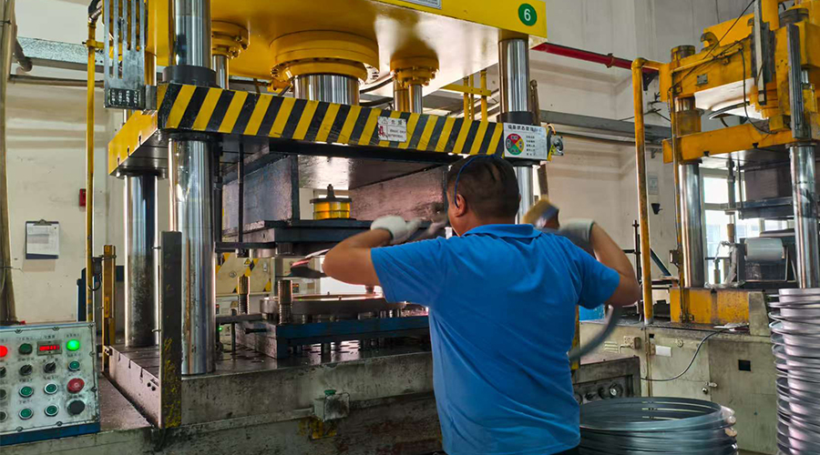 金環(huán)電器的滾筒干衣機如何適應游艇、輪船等特殊海洋環(huán)境，確保高安全性和穩(wěn)定性？