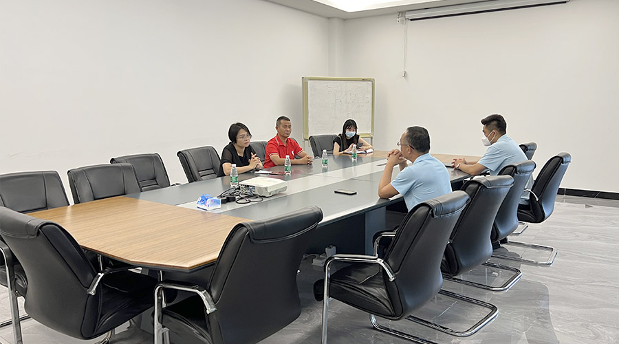 排憂難 提信心！鶴城鎮(zhèn)書記蒞臨金環(huán)電器開展暖企活動(dòng)